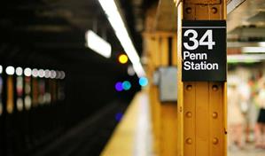 Dem&oacute;cratas de Nueva York rechazan la propuesta de Trump de poner su nombre a Penn Station