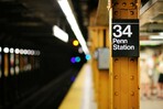 Incendio cerca de una concurrida estaci&oacute;n del metro de NY provoca retrasos y cancelaciones