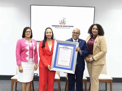 Cámara de Diputados reconoce a dominicana Laura Jiménez