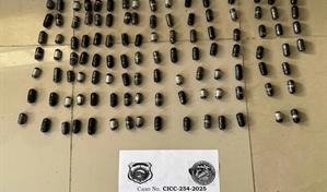 Detienen a joven francés en el AILA con más de un kilogramo de cocaína en el estómago