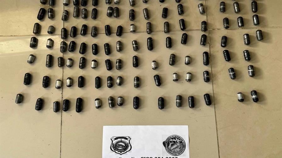 Detienen a joven francés en el AILA con más de un kilogramo de cocaína en el estómago Detienen a joven francés en el AILA con más de un kilogramo de cocaína en el estómago