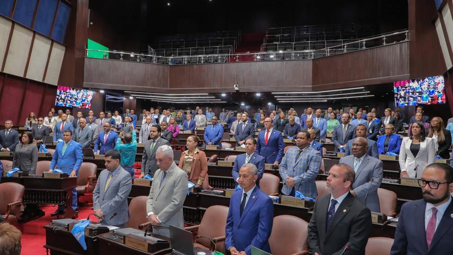 Diputados aprueban nombrar Circunvalación como Juan Bosch y avenida Ecológica como Peña Gómez