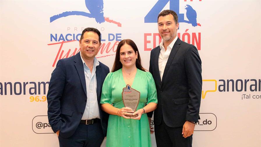 Paradisus Palma Real recibe Gran Premio al Hotel del Año en el Premio Nacional de Turismo 2025 Paradisus Palma Real recibe Gran Premio al Hotel del Año en el Premio Nacional de Turismo 2025