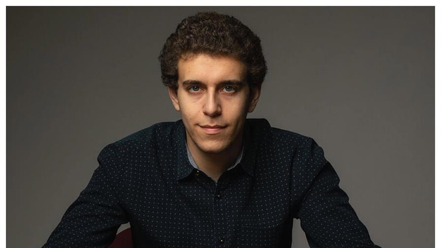 Daniel Naroditsky, gran maestro y youtuber de ajedrez, muere a los 29 años Daniel Naroditsky, gran maestro y youtuber de ajedrez, muere a los 29 años