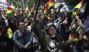 Cientos de personas protestan en Bolivia contra la elección de Paz como presidente