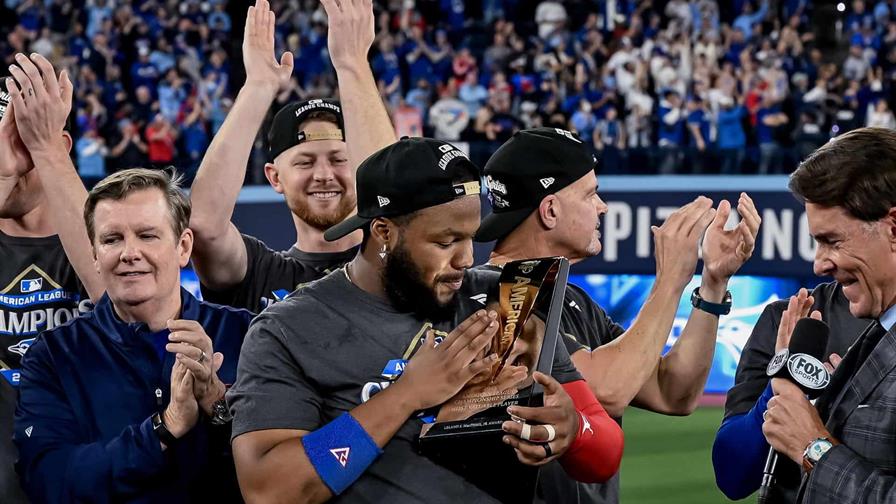 Vladimir Guerrero Jr. quiere ganar la Serie Mundial para entregársela a su padre Vladimir Guerrero Jr. quiere ganar la Serie Mundial para entregársela a su padre