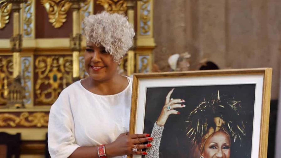 Cubanos en EE.UU. celebran a Celia Cruz como una diosa que triunfó ante el comunismo Cubanos en EE.UU. celebran a Celia Cruz como una diosa que triunfó ante el comunismo