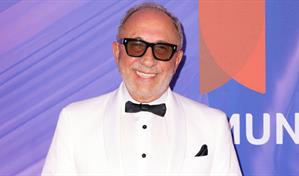 Emilio Estefan recibe el premio de productor del siglo de los Billboard Latinos