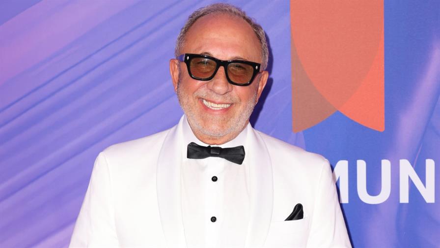Emilio Estefan recibe el premio de productor del siglo de los Billboard Latinos Emilio Estefan recibe el premio de productor del siglo de los Billboard Latinos