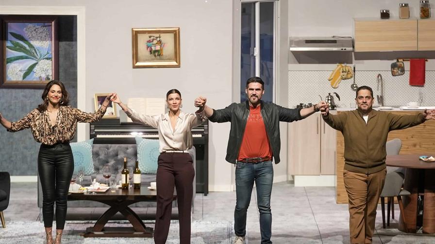 "Los vecinos de arriba" se presenta con funciones a casa llena "Los vecinos de arriba" se presenta con funciones a casa llena