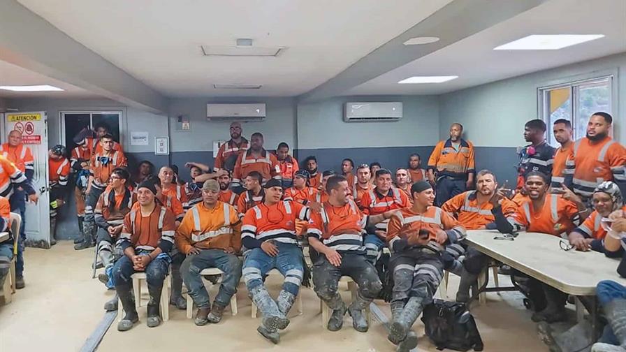 La historia de los mineros atrapados y salvados ayer estuvo muy mal contada La historia de los mineros atrapados y salvados ayer estuvo muy mal contada