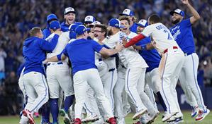 Las entradas más baratas del Azulejos-Dodgers de béisbol se disparan a 2.000 dólares