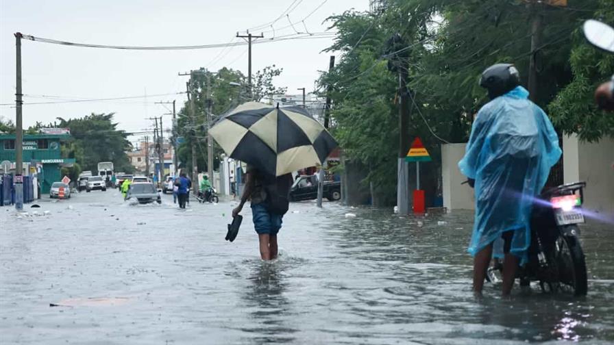 Lluvias de la tormenta Melissa dejan sin agua a más de 340 mil viviendas y negocios Lluvias de la tormenta Melissa dejan sin agua a más de 340 mil viviendas y negocios