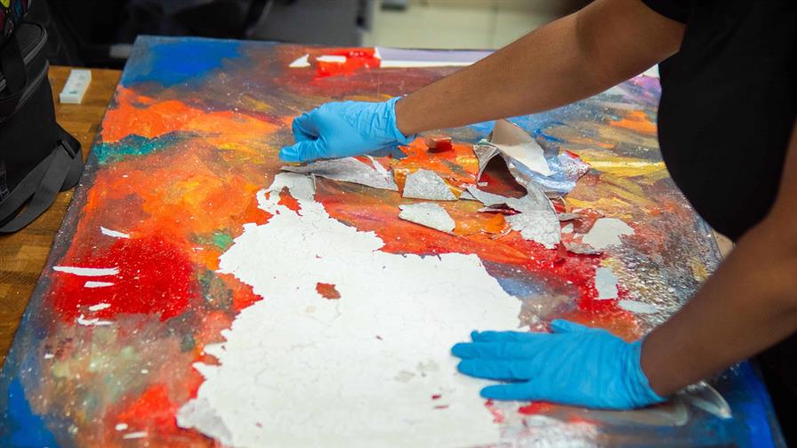 Decomisan pinturas impregnadas de cocaína que serían enviadas a Australia