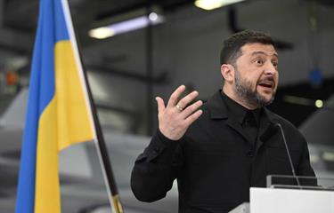 Zelenski dice que sus relaciones con Estados Unidos se han movido hacia el lado correcto