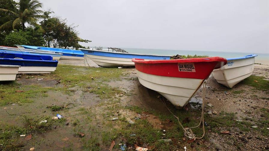 Se registran olas superiores a los nueve pies de altura este jueves en costa caribeña por Melissa Se registran olas superiores a los nueve pies de altura este jueves en costa caribeña por Melissa
