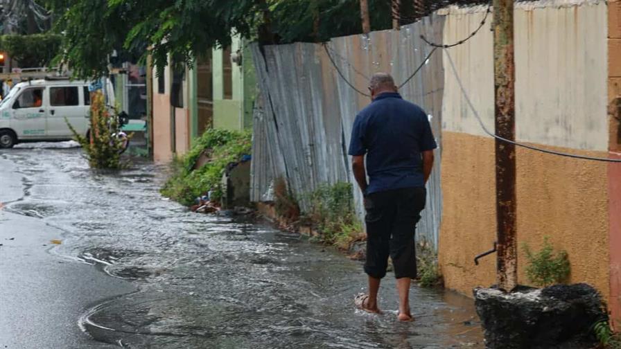 Comunidades de Baní y Ocoa se mantienen en alerta ante el paso de la tormenta Melissa