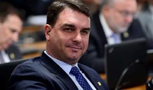 Un hijo de Bolsonaro pide a EE. UU. que combata el narcotráfico frente al litoral de Brasil