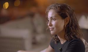 La actriz Hiba Abouk denuncia el racismo en la actuación y su apoyo a Palestina