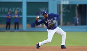 Los Dodgers de Ohtani van por el bicampeonato ante los Azulejos en la Serie Mundial