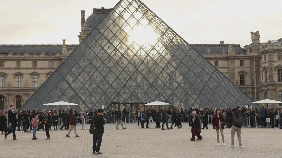 Los investigadores del robo del Louvre tiene más de 150 pruebas que dejaron los ladrones Los investigadores del robo del Louvre tiene más de 150 pruebas que dejaron los ladrones