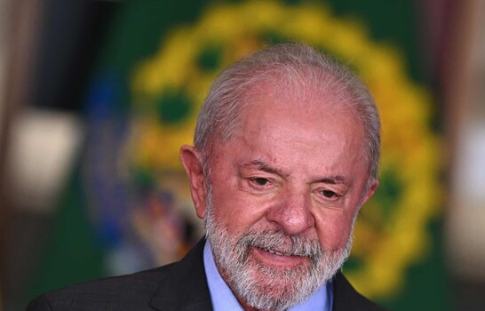 Lula elimina impuestos a la gasolina en Brasil a dos semanas de la segunda vuelta