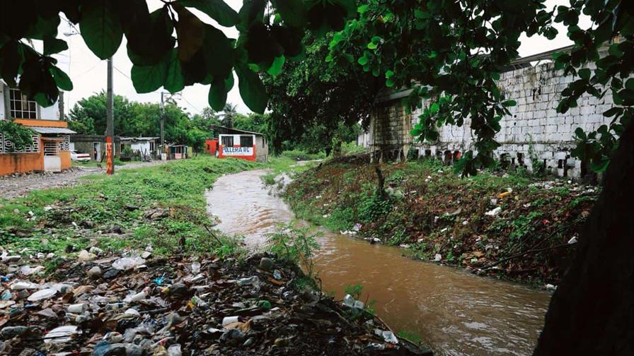En Nizao hay pocas lluvias, pero se mantienen alertas por ríos y cañadas cercanas En Nizao hay pocas lluvias, pero se mantienen alertas por ríos y cañadas cercanas