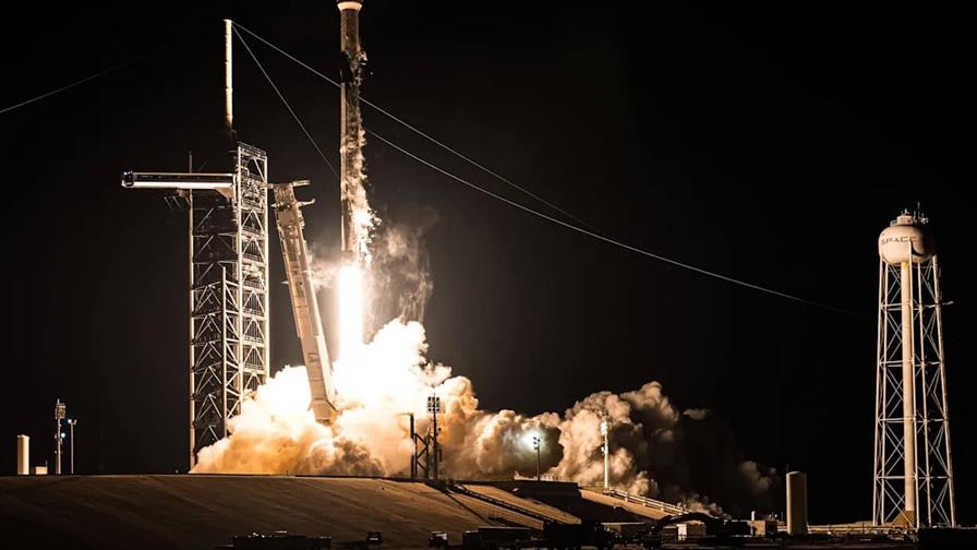 SpaceX subsana un fallo en el cohete y lanzará esta noche el satélite SpainSat NG II SpaceX subsana un fallo en el cohete y lanzará esta noche el satélite SpainSat NG II