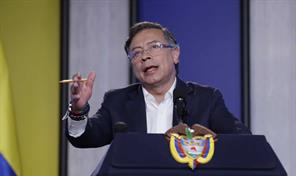 Gobierno colombiano declara emergencia econ&oacute;mica tras hundimiento de reforma tributaria