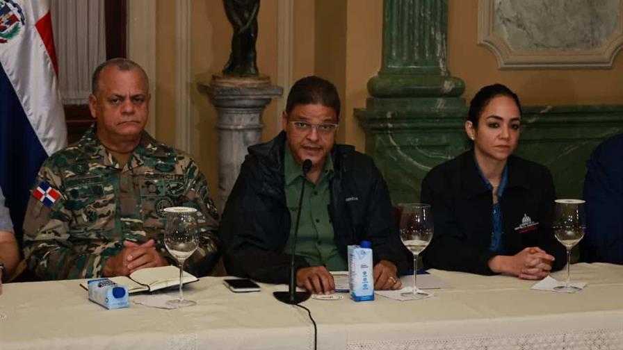 Gobierno mantiene cierre de labores públicas y privadas en provincias en alerta roja