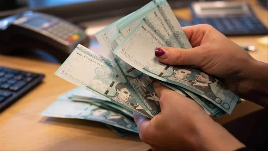 Entidades bancarias podrán abrir el viernes en provincias en alerta roja Entidades bancarias podrán abrir el viernes en provincias en alerta roja