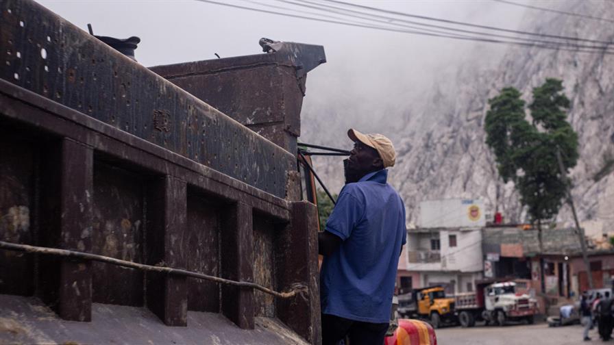Aumentan a tres los muertos en Haití por los efectos de la tormenta tropical Melissa Aumentan a tres los muertos en Haití por los efectos de la tormenta tropical Melissa