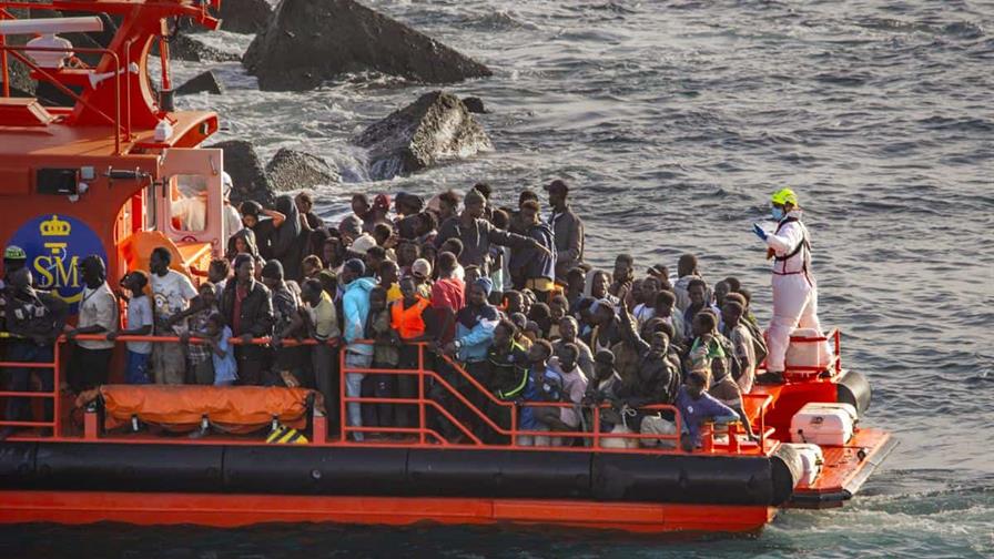 Doce niños entre las 40 víctimas del naufragio frente a las costas de Túnez, según la OIM Doce niños entre las 40 víctimas del naufragio frente a las costas de Túnez, según la OIM