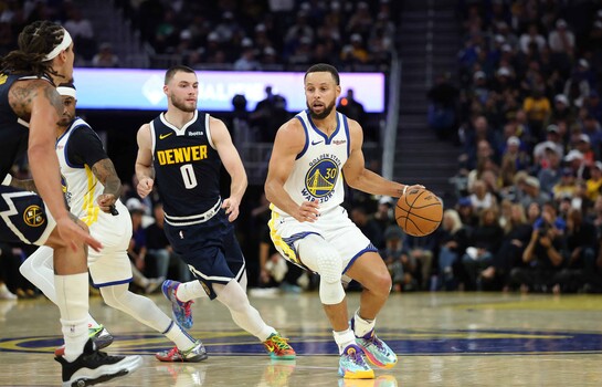 Stephen Curry supera el susto de una lesi&oacute;n y estar&aacute; listo para el debut de los Warriors