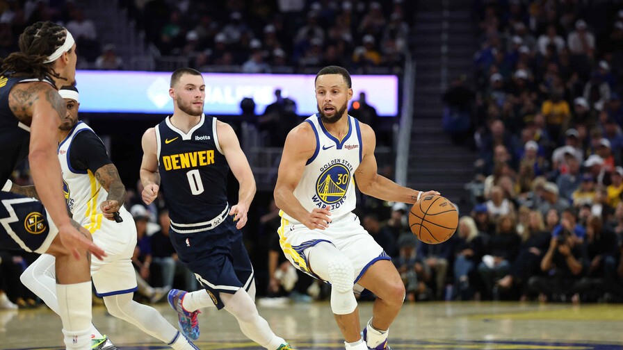 Stephen Curry supera el susto de una lesión y estará listo para el debut de los Warriors Stephen Curry supera el susto de una lesión y estará listo para el debut de los Warriors