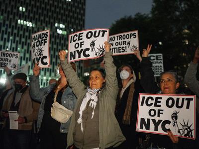 Neoyorquinos protestan contra redadas migratorias de ICE