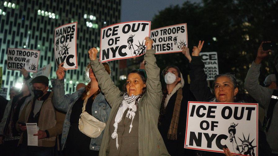 Fuera de aquí: neoyorquinos protestan contra redadas migratorias de ICE Fuera de aquí: neoyorquinos protestan contra redadas migratorias de ICE