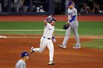 Serie Mundial: Grand Slam de Barger y jonrón de Kirk ponen 1-0 a los Azulejos ante los Dodgers Serie Mundial: Grand Slam de Barger y jonrón de Kirk ponen 1-0 a los Azulejos ante los Dodgers