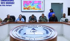 Fuertes lluvias dejan 20 acueductos fuera de servicio y provocan inundaciones en Montecristi