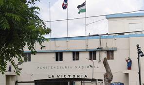 Dirección de Prisiones reubica a 1,030 internos de La Victoria por la tormenta Melissa