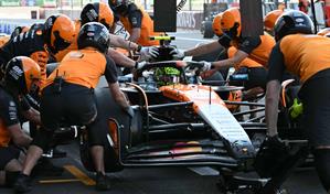 Norris se emplea a fondo y domina la tercera práctica del GP de México