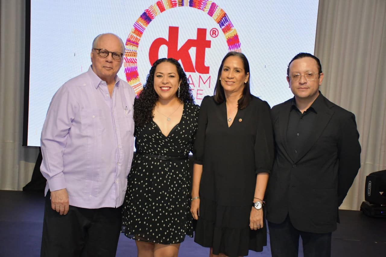 Jaime Sued, Denisse Beltrán, Kary Colón y Mario Flores.