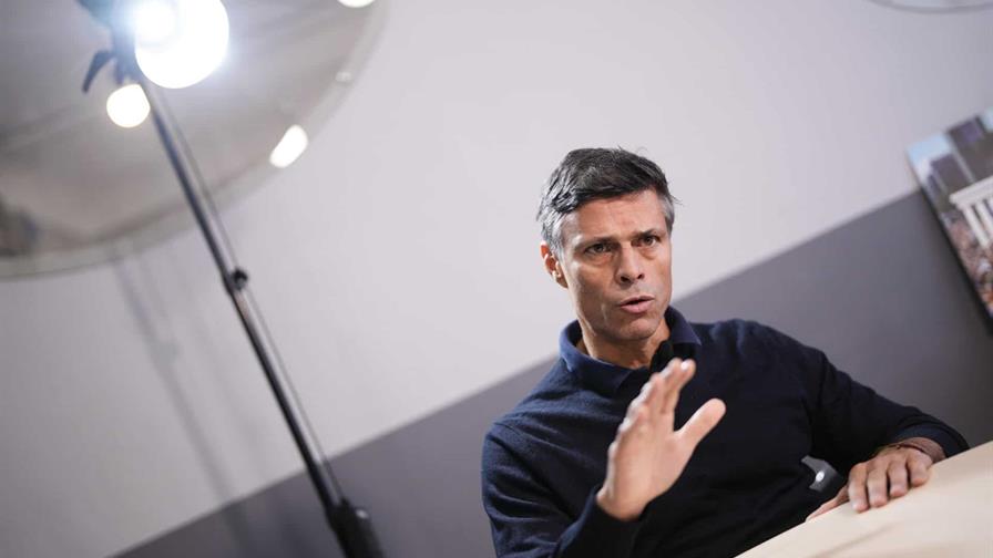 Leopoldo López: Maduro quiere quitarme la nacionalidad por decir lo que pensamos todos Leopoldo López: Maduro quiere quitarme la nacionalidad por decir lo que pensamos todos