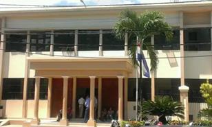 Arrestan a una mujer acusada de maltratar físicamente a su hija de cinco años en Verón