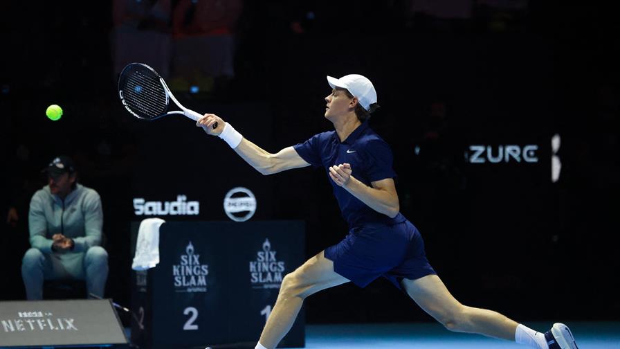 Jannik Sinner jugará su octava final del año