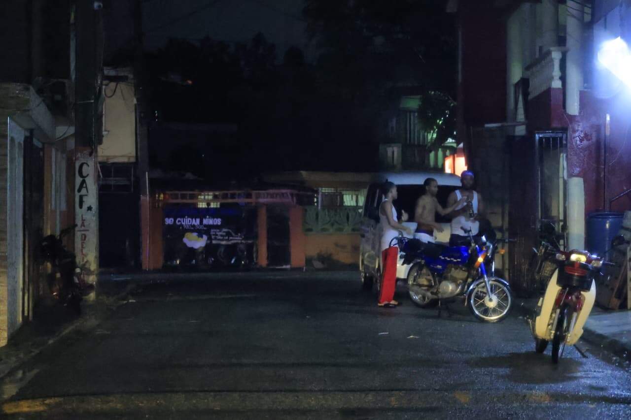Las personas que viven en estas calles se encerraron en sus casas.