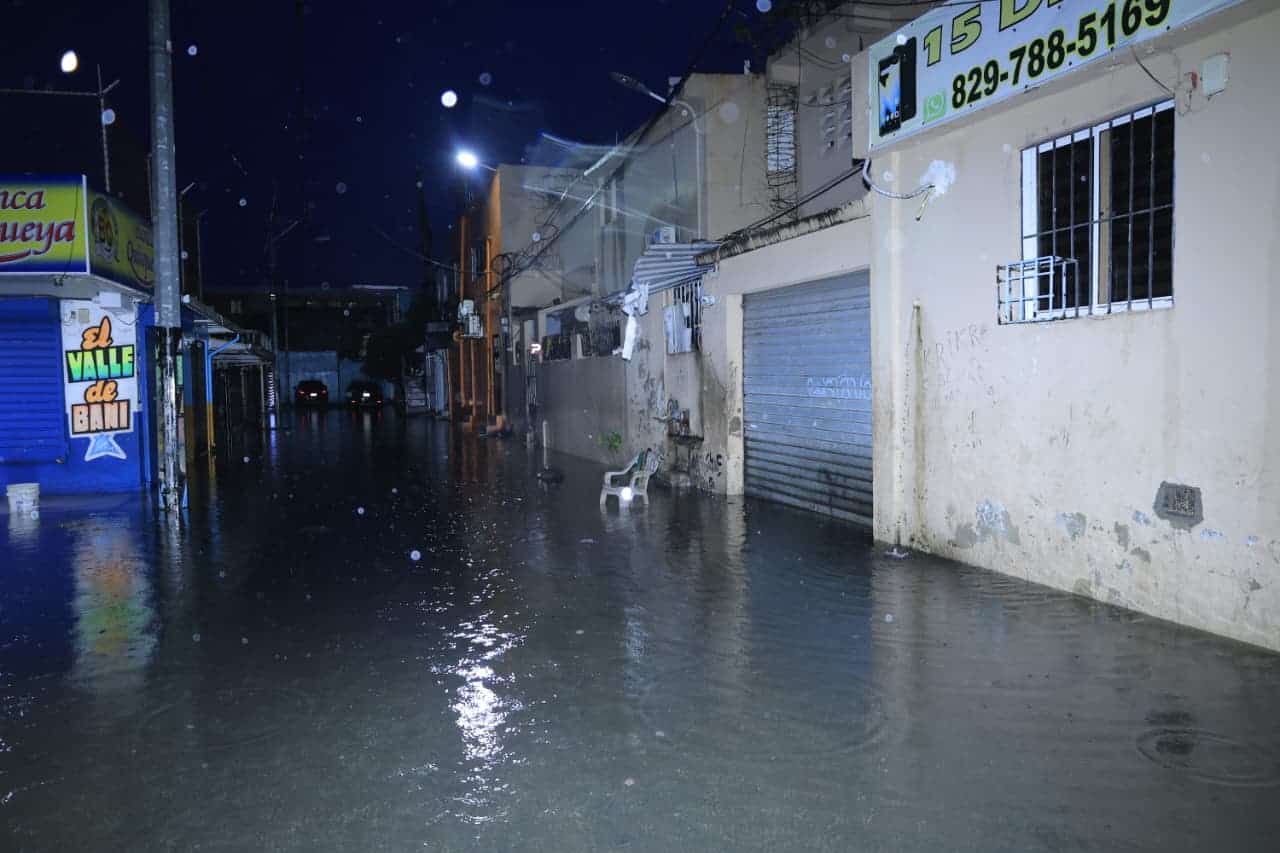 En la parada de Mendoza también se inundó.