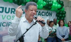 El expresidente Leonel Fernández se solidariza con afectados de Melissa