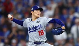 Yamamoto lanza el juego completo y los Dodgers igualan la Serie Mundial ante los Azulejos