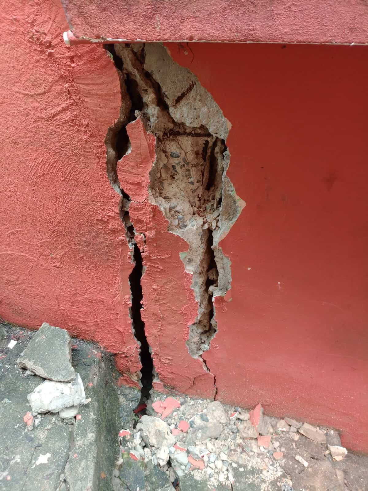 Grietas en la casa.